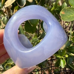 VINTAGE PERIWINKLE LUCITE PLASTIC ASYMMETRICAL GEOMETRIC FORM WIDE CUFF BRACELET